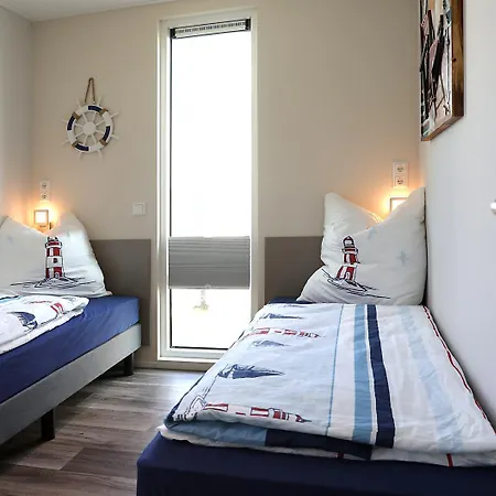 Floatinghouse Ankerplatz بيت للعطل